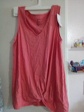 2 new Maternity 1 tek gear size M, 1 sonoma size S